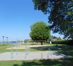 Beachvolleyballanlage und Liegewiese