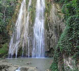 Wasserfall mit Becken