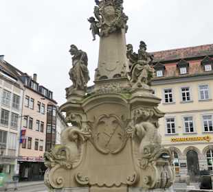 Bei einer Stadtbesichtigung von Würzburg