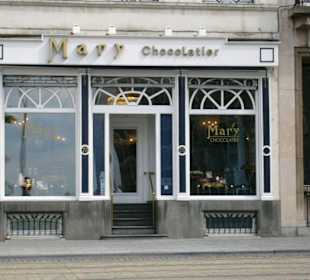 Chocolatier Mary