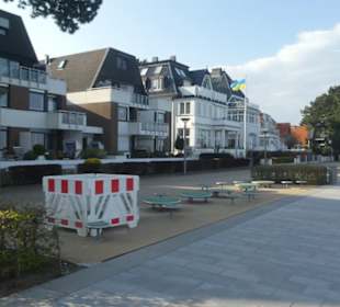 Bummel entlang der Strandpromenade von Travemünde