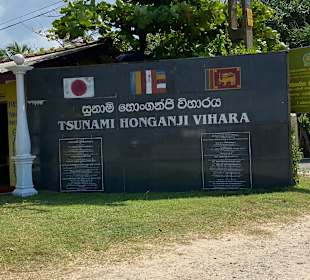 Tsunami Denkmal & Buddha