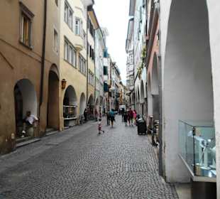 Via dei Portici