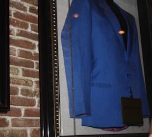 Ausstattung Café durch prominente Gegenstände