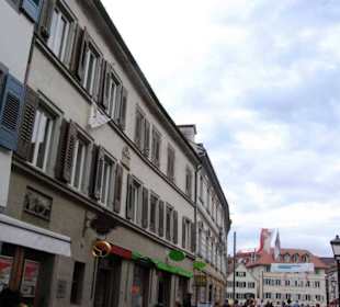 In der Altstadt entlang