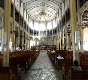 Blick in das Kirchenschiff