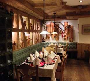 Bliick in die " Gute Stube " mit Kachelofen