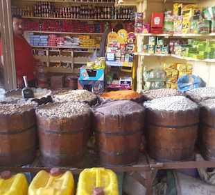 Obst- und Gemüsemarkt in der Altstadt (Dahar)
