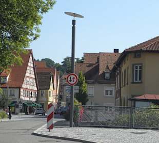 Einfahrt zum Marktplatz