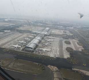 Lotnisko widoczne po starcie