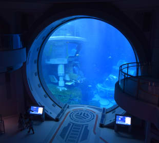 Aquarium mit Untersee-Station