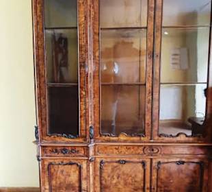 Alter Schrank
