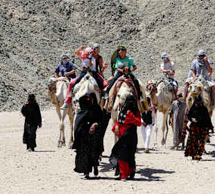 Die Kids beim Kamelreiten