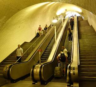 U-Bahn Lissabon, hier geht es in 50 m in die Tiefe