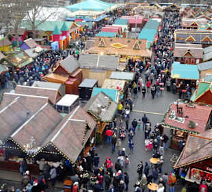 Der Weihnachtsmarkt Erfurt aus der Höhe gesehen