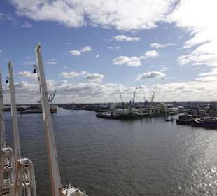 Blick auf den Hamburger Hafen