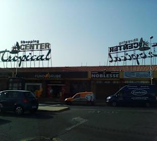 Shopping Center Tropical in Playa del Ingles 