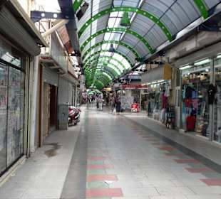 Überdachte Marktgassen im Zentrum