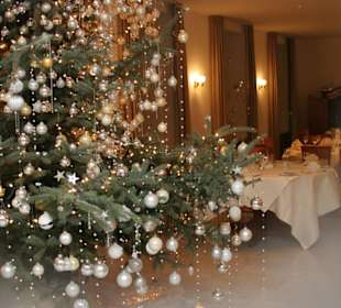 Weihnachtsbaum im Restaurant Bad-Hotel Überlingen