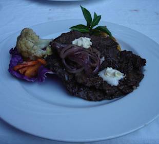 Knoblauchrostbraten mit Bratkartoffeln