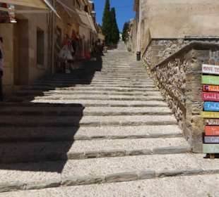 Start: Über 365 hoch zur Eglésia del Calvari