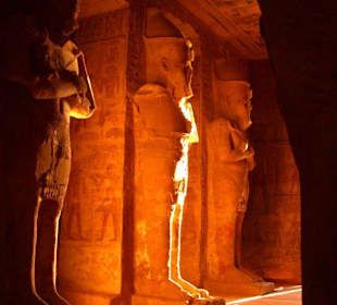 Abu Simbel erwacht