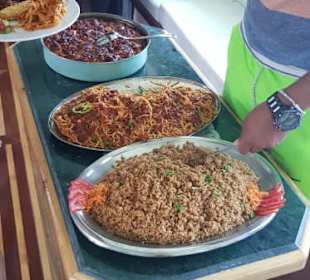 Leckeres Essen auf dem Boot 