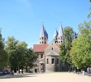 Aussenansicht vom Domplatz