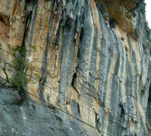 Farbenpracht der Felsformationen