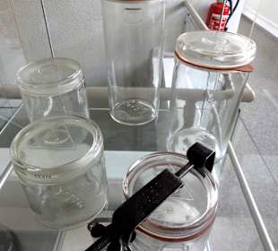 Exponate der Gebrauchsglas-Ausstellung