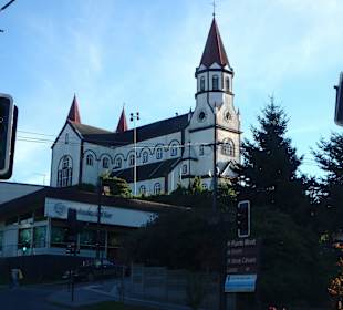 Seitlicher Blick auf das Gotteshaus