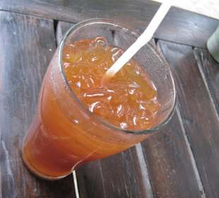 Lecker ice tea with lemon