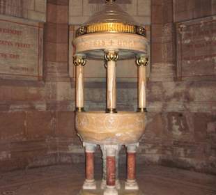 Historisches Taufbecken K. Major