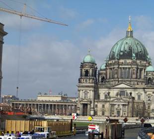 Blick vom Nikolaiviertel auf die Spree