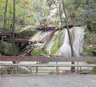 Wasserfall ca. 15 km Landesinnere