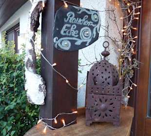 Deko Raucherecke am Eingang