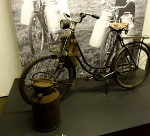 Fahrradausstellung in der großen Scheune