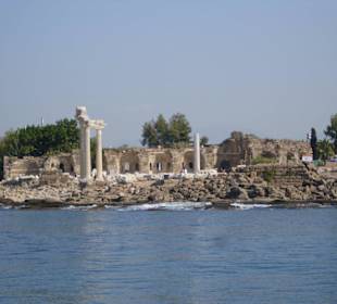 Antikes Side vom Wasser aus