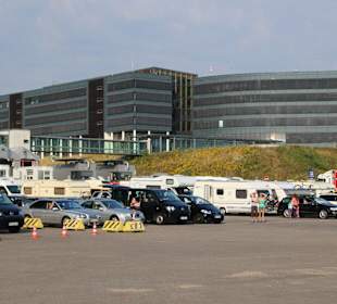 Abfertigung Pkw und Terminal 