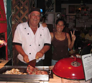 Der Gast schaut über die Schulter