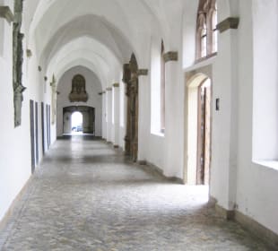 Gang ab der Krypta zum Domkreuzgang