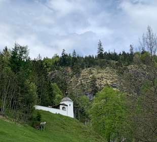 Leonhardkapelle am Barfußweg