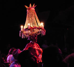 Ausgefallene Kopfbedeckung