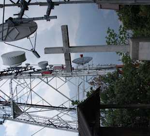 Schöner kann ein Gipfelkreuz nicht stehen!