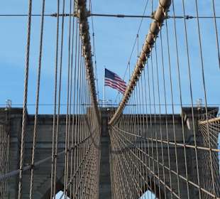 Flagge auf Brooklyn Bridge