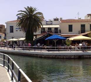 Tolle Cafes direkt am Hafen.