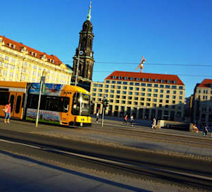 Zweiter Marktplatz mit Straßenbahn