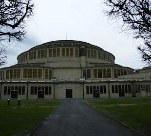 Hala Stulecia, widok od wchodniej strony.