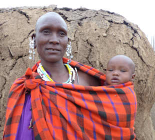 Massai-Frau mit Baby