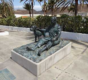 Willy Brandt mit Hund auf Fuerteventura